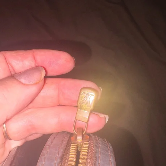 Louis Vuitton red Interior Leather Bag some corner damage - Picture 4 of 15